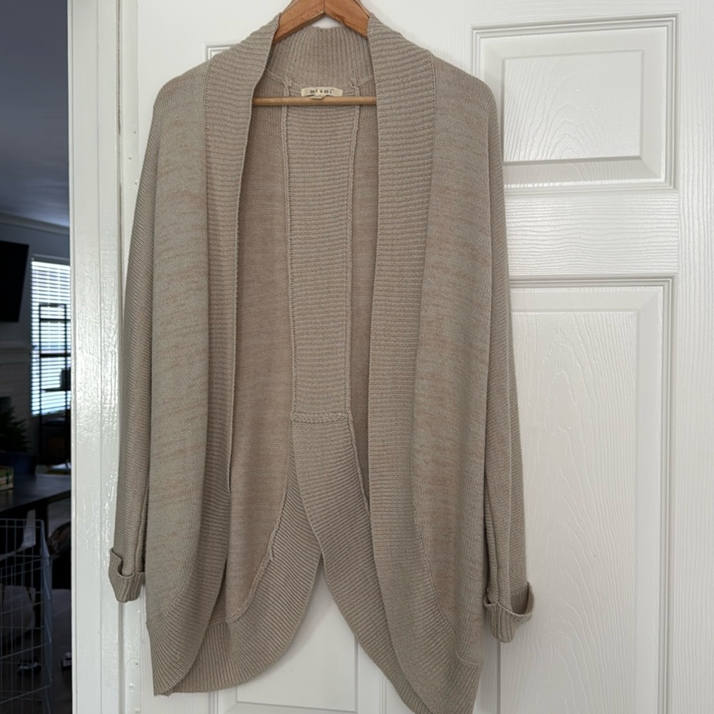 Knitted cardigan